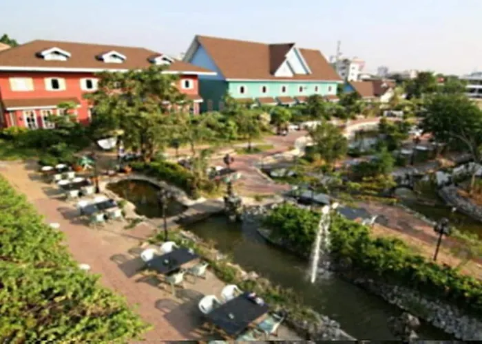 13 Coins Airport Grand Resort 3*