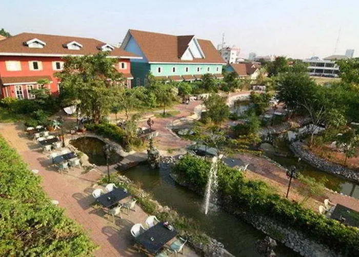 Resort 13 Coins Airport Grand Bangkok